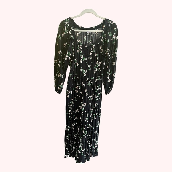 Old Navy Dresses & Skirts - Old Navy Floral Black Maxi/Midi  Dress